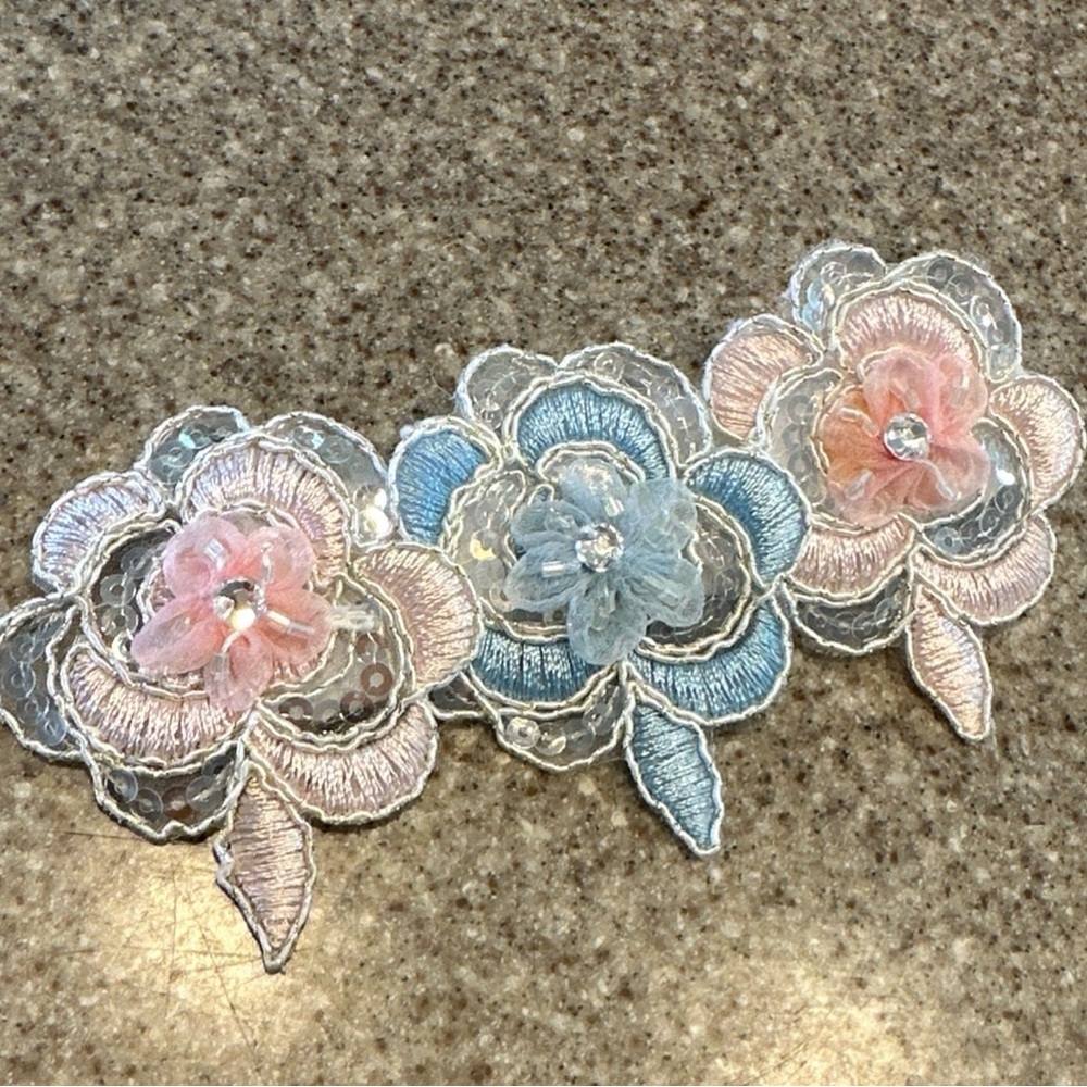 🌸 Embroidered Floral Hair Clip – Pastel Pink & Blue Lace Barrette
